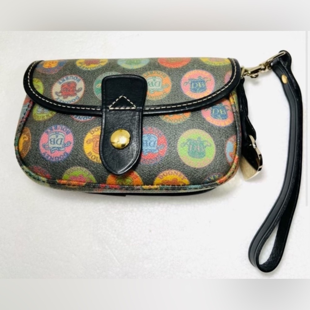 DOONEY & BOURKE MEDALLION Colorful Patterned Women's Wristlet